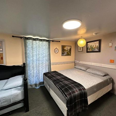 Ez 1 Mile To Fort Sill! Pumpkin Cottage Sleeps 9, Grills, Firepit, Laundry Lawton Kültér fotó