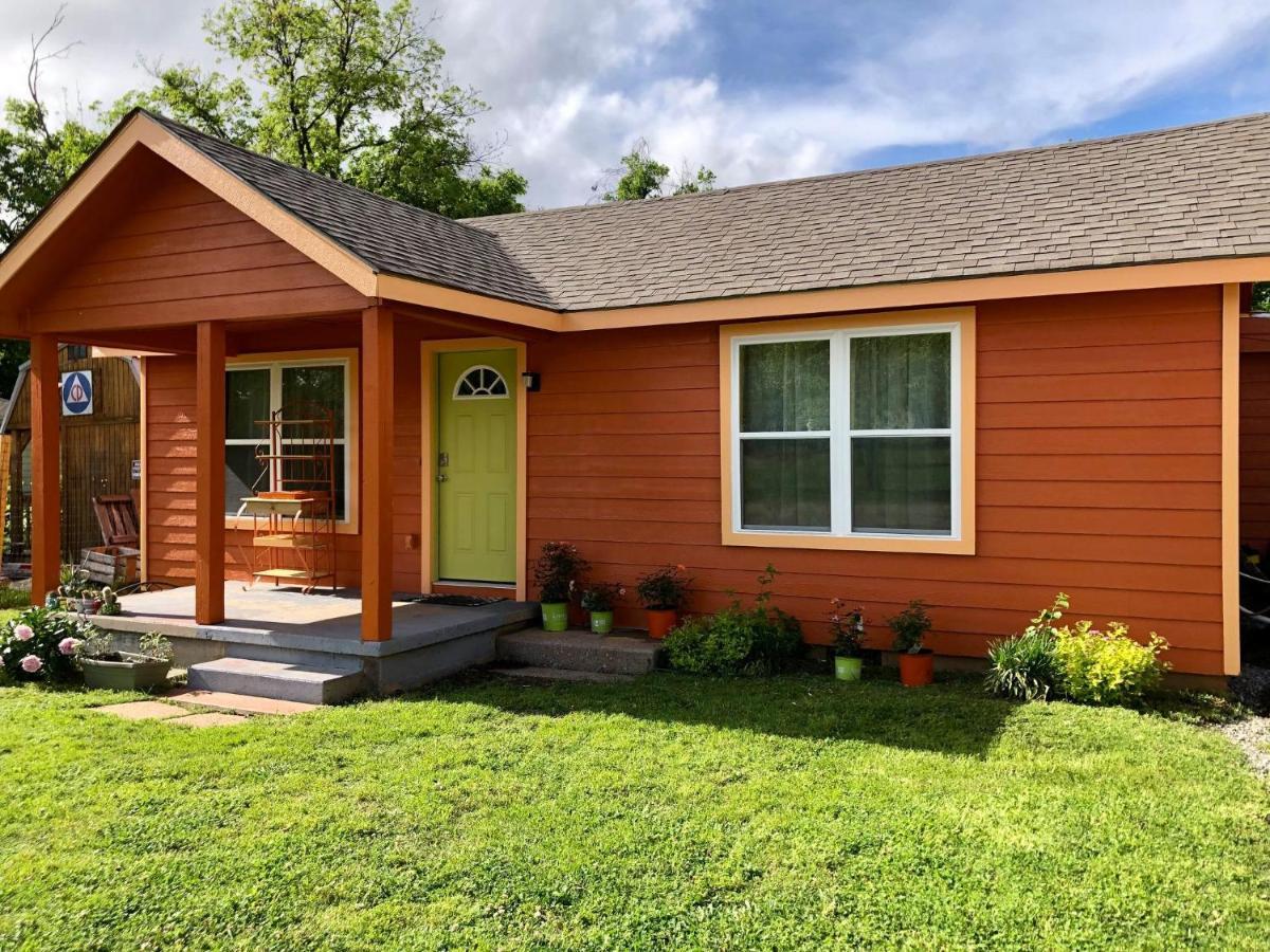 Ez 1 Mile To Fort Sill! Pumpkin Cottage Sleeps 9, Grills, Firepit, Laundry Lawton Kültér fotó